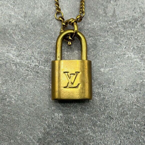 Authentic Louis Vuitton Gold Tone Single Chain Padlock & Key Charm Necklace 326 - Picture 5 of 14